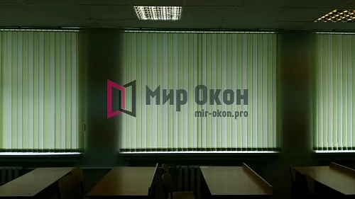 Зеленые вертикальные жалюзи Зеленые вертикальные жалюзи
